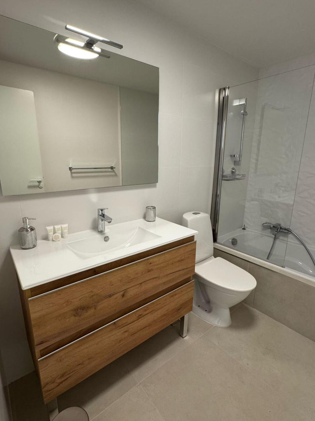Belle villa 4 chambres - jacuzzi privatif - piscine Biot Esterno foto
