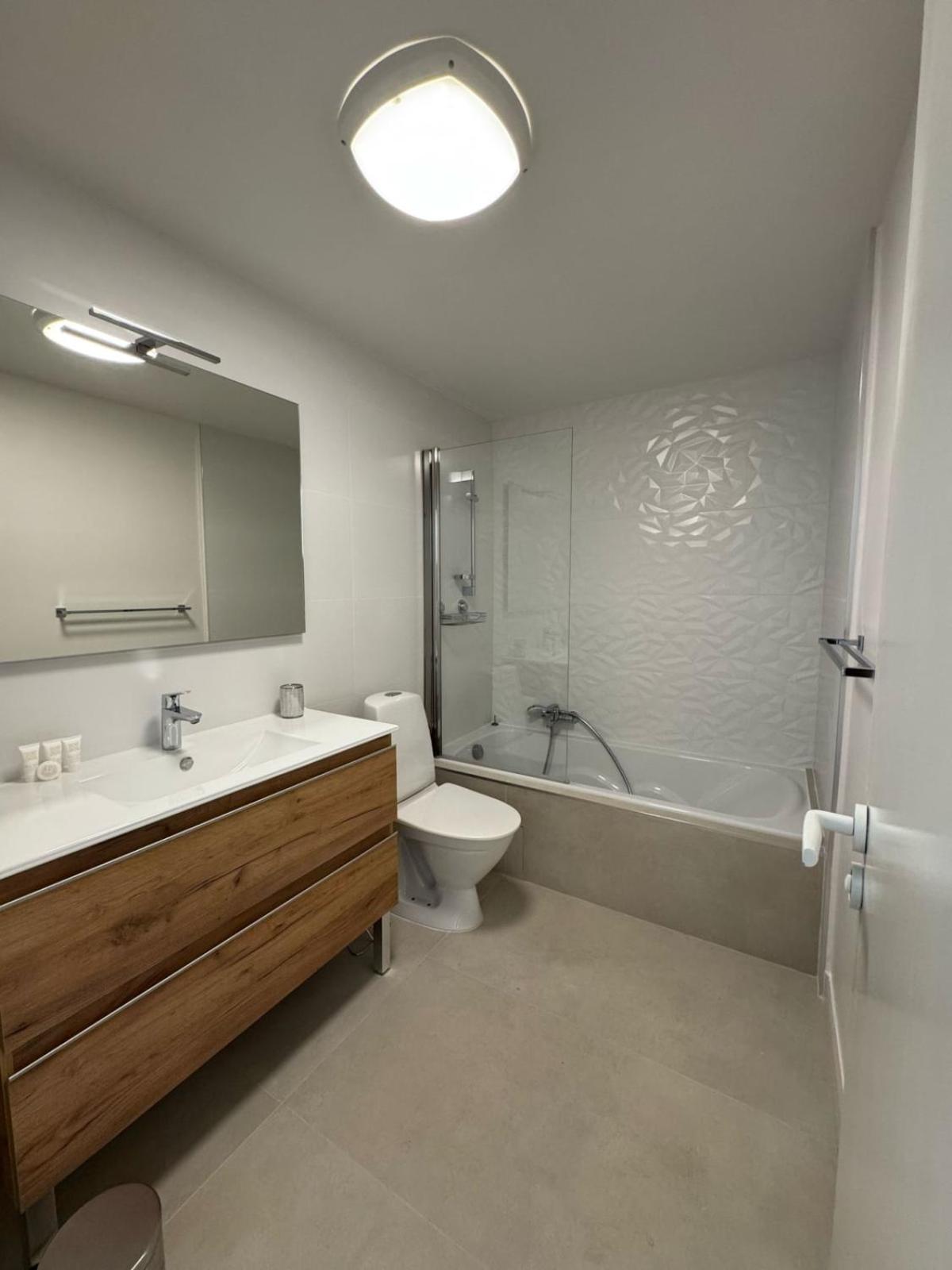 Belle villa 4 chambres - jacuzzi privatif - piscine Biot Esterno foto